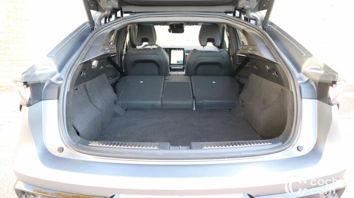 Renault Rafale E TECH 300 4x4 2026 Prueba Maletero 9 700x393