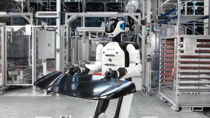 Robots Fabrica BMW 7 700x394