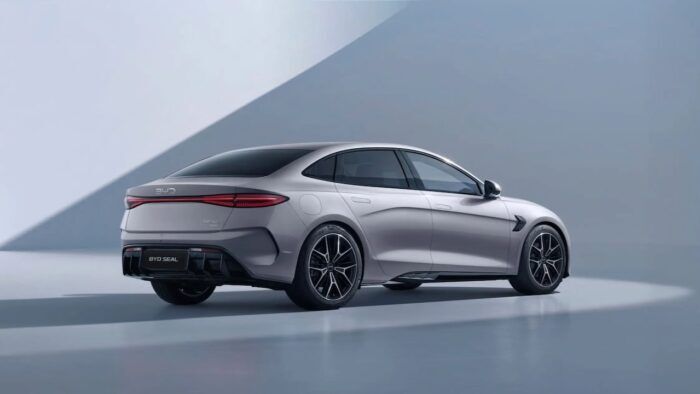 BYD Seal 2026 3 700x394