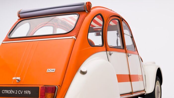 Citroen 2 CV Spot 12 700x394