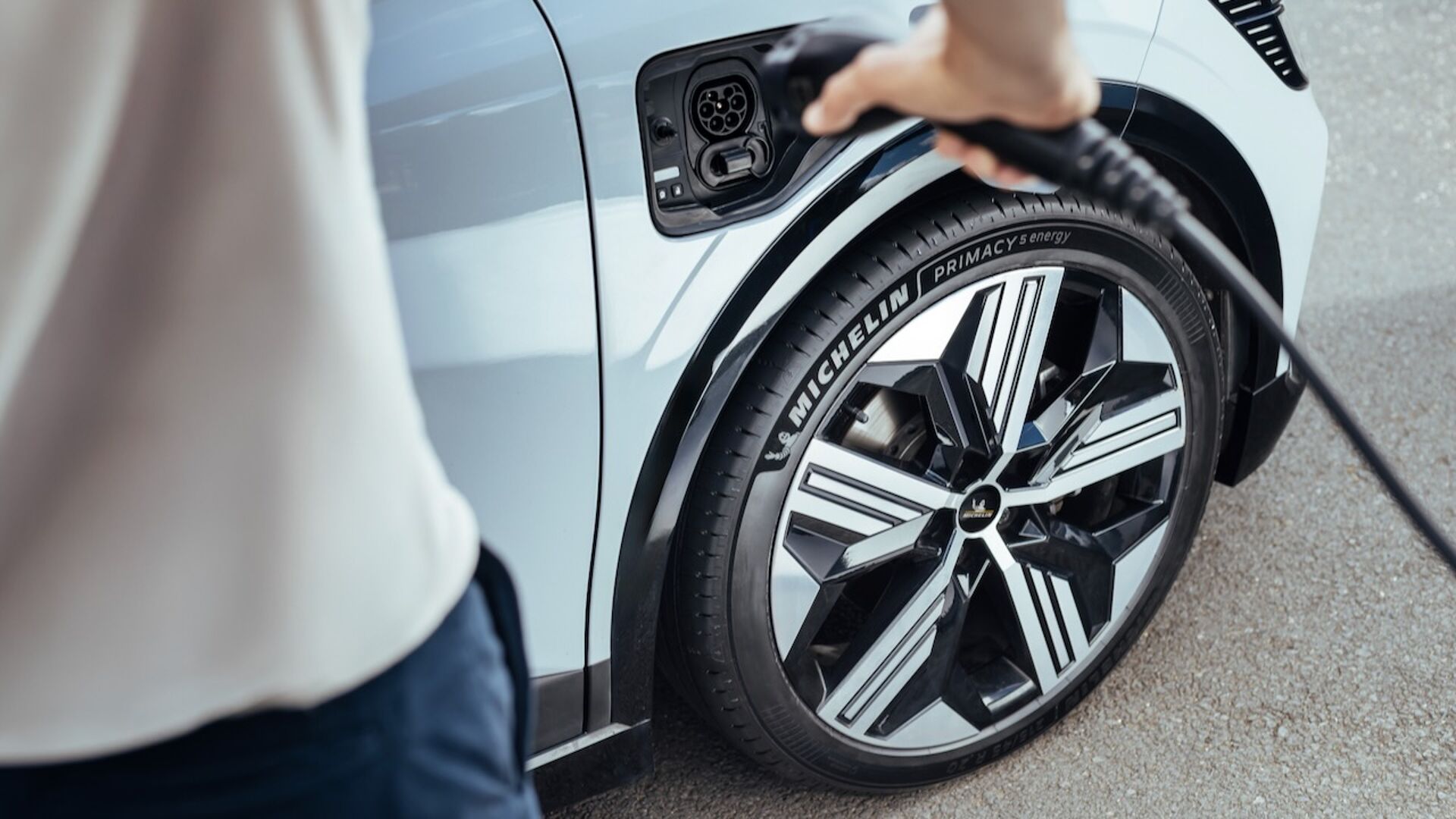 La autonomía de los eléctricos también preocupa a los fabricantes de neumáticos: así son los Energy de Michelin