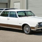 Oldsmobile Vista Cruiser 8 150x150