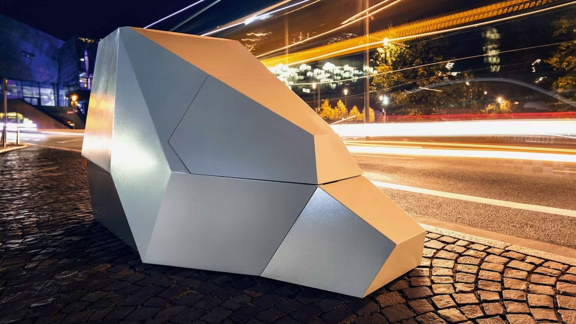 Este radar que recuerda al Tesla Cybertruck es a prueba de balas y es similar al que ya tenemos en España