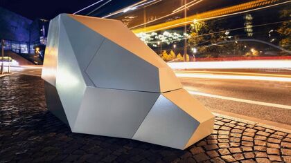 Este radar que recuerda al Tesla Cybertruck es a prueba de balas y es similar al que ya tenemos en España