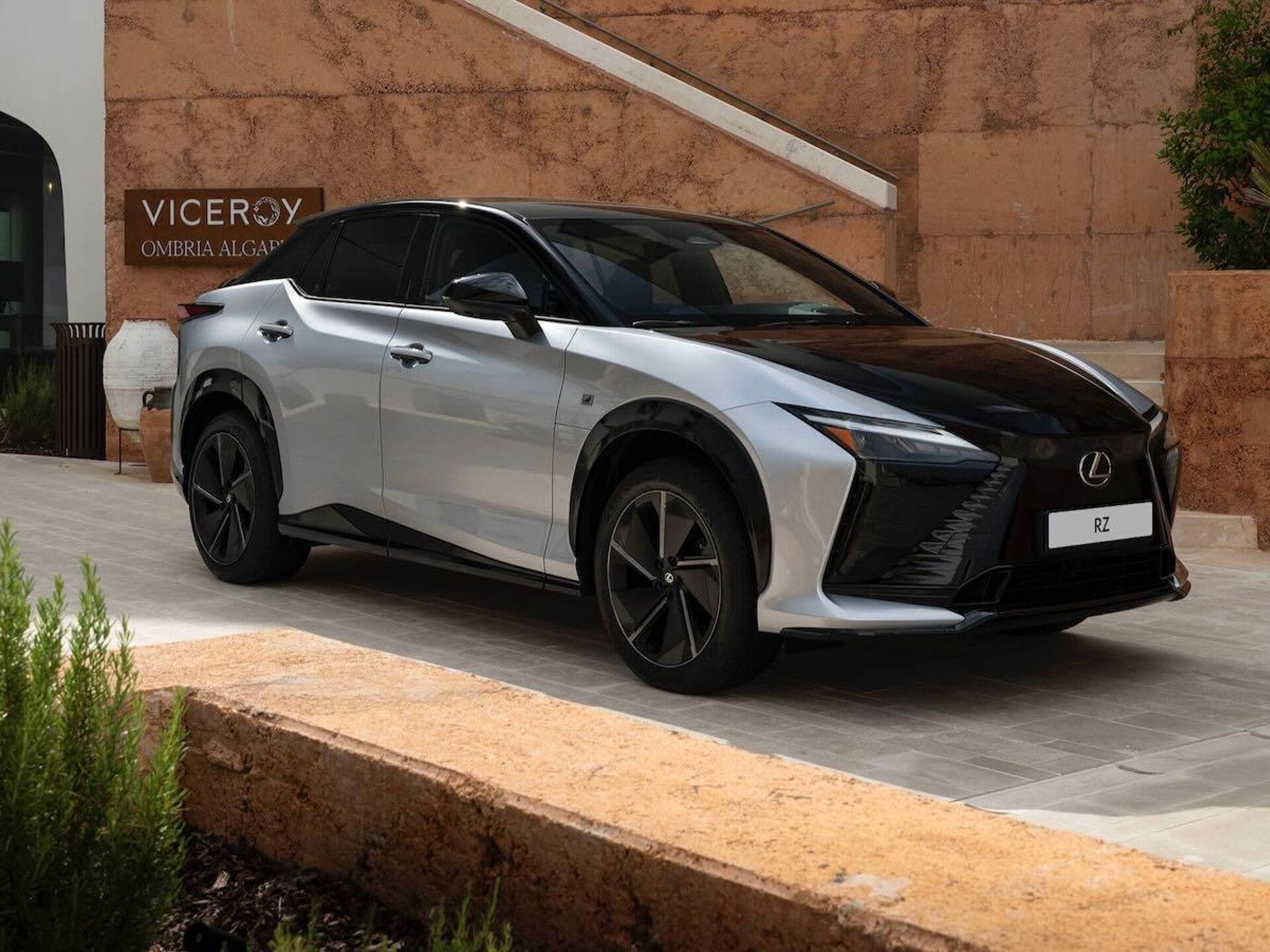 Imagen de LEXUS RZ nuevo