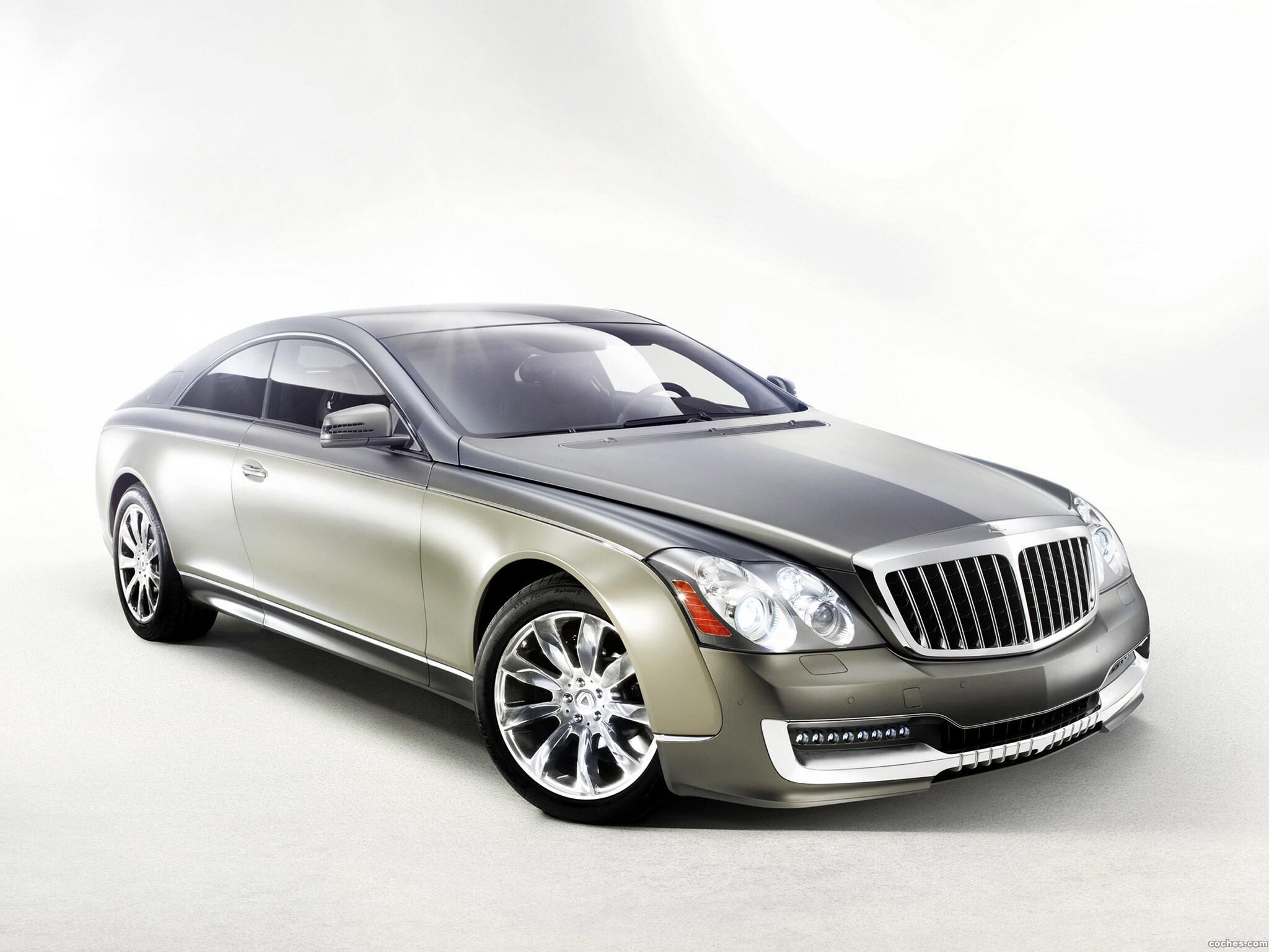 Maybach 57s xenatec coupe. Танцующий майбах. Майбах дрифт. Мерседес майбах 2009. Такси майбах москва.