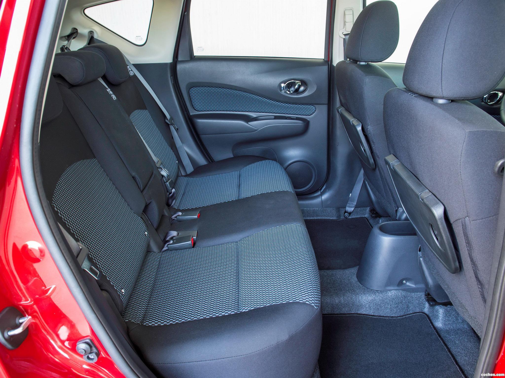 Сиденье ниссан ноут текна. Заднее сиденье на ниссан ноут. Трансформация салона ниссан ноут 2007г. Ниссан ноут задние сидения разложить. Заднее сиденье на ниссан ноут.