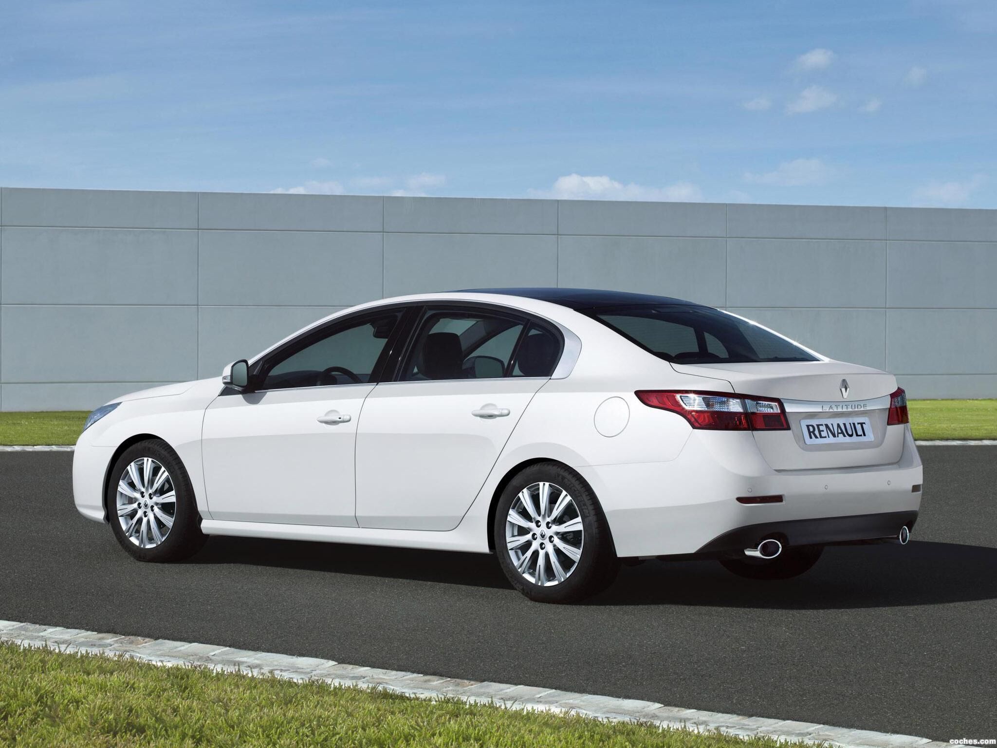 Renault latitude. Рено латитьюд 2021. Renault latitude 2010-2015. Рено latitude. Рено латитюд2.