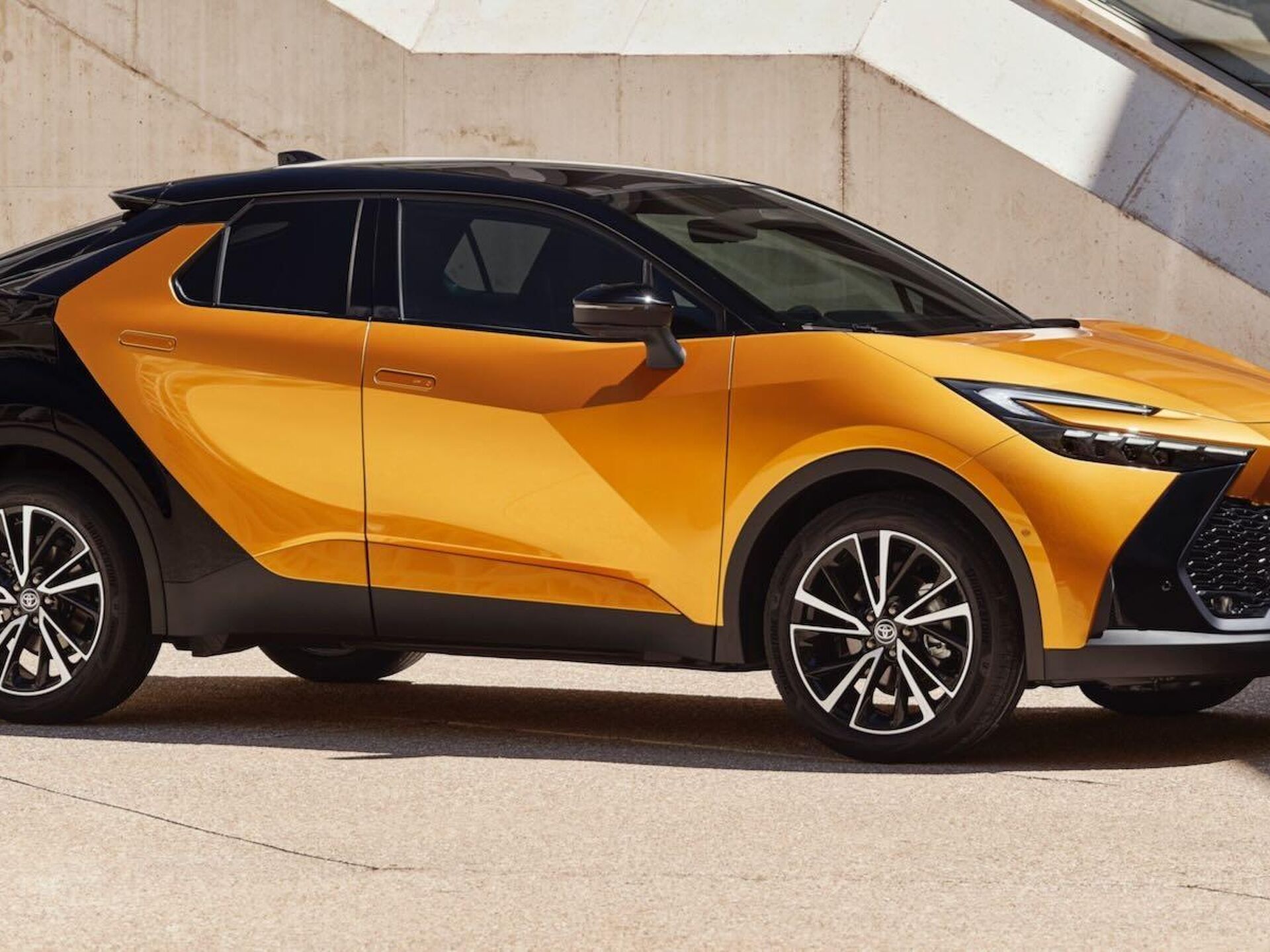 Imagen de TOYOTA C-HR nuevo