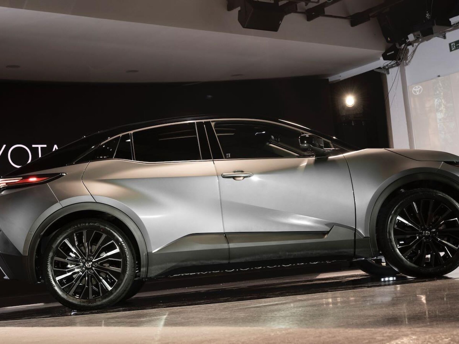 Imagen de TOYOTA C-HR plus nuevo