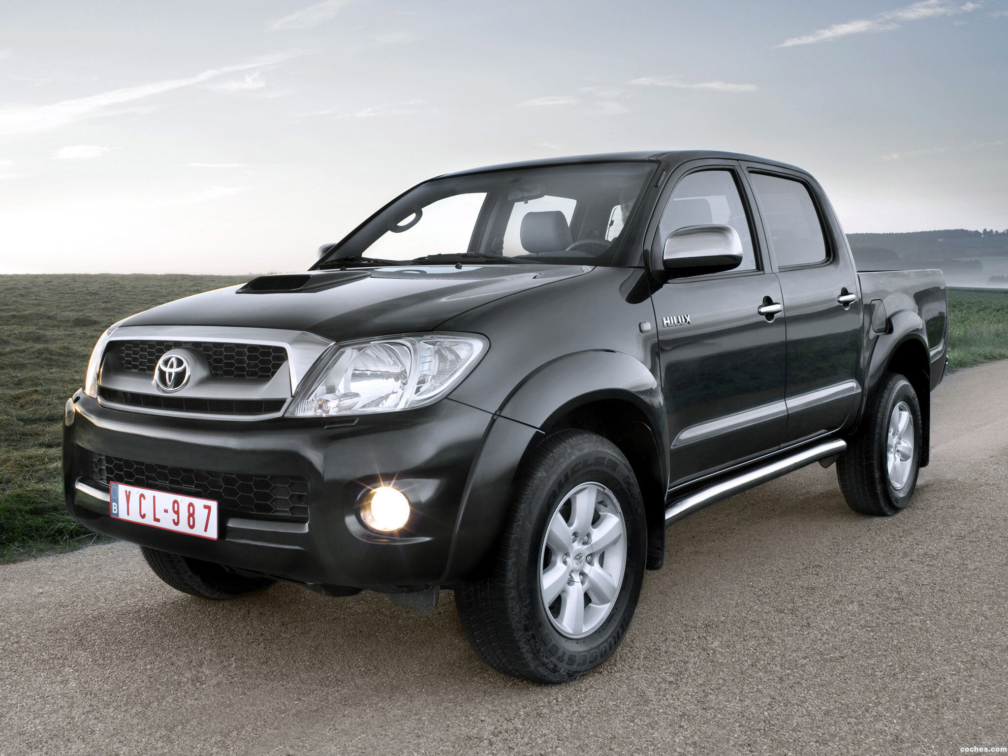 Тойота хилакс. Toyota Hilux 2005-2013. Hilux 2.5. Toyota Hilux 2007. Toyota Hilux 2009.