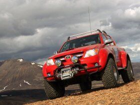 Imagen de Hilux Invincible Double Cab by Arctic Trucks
