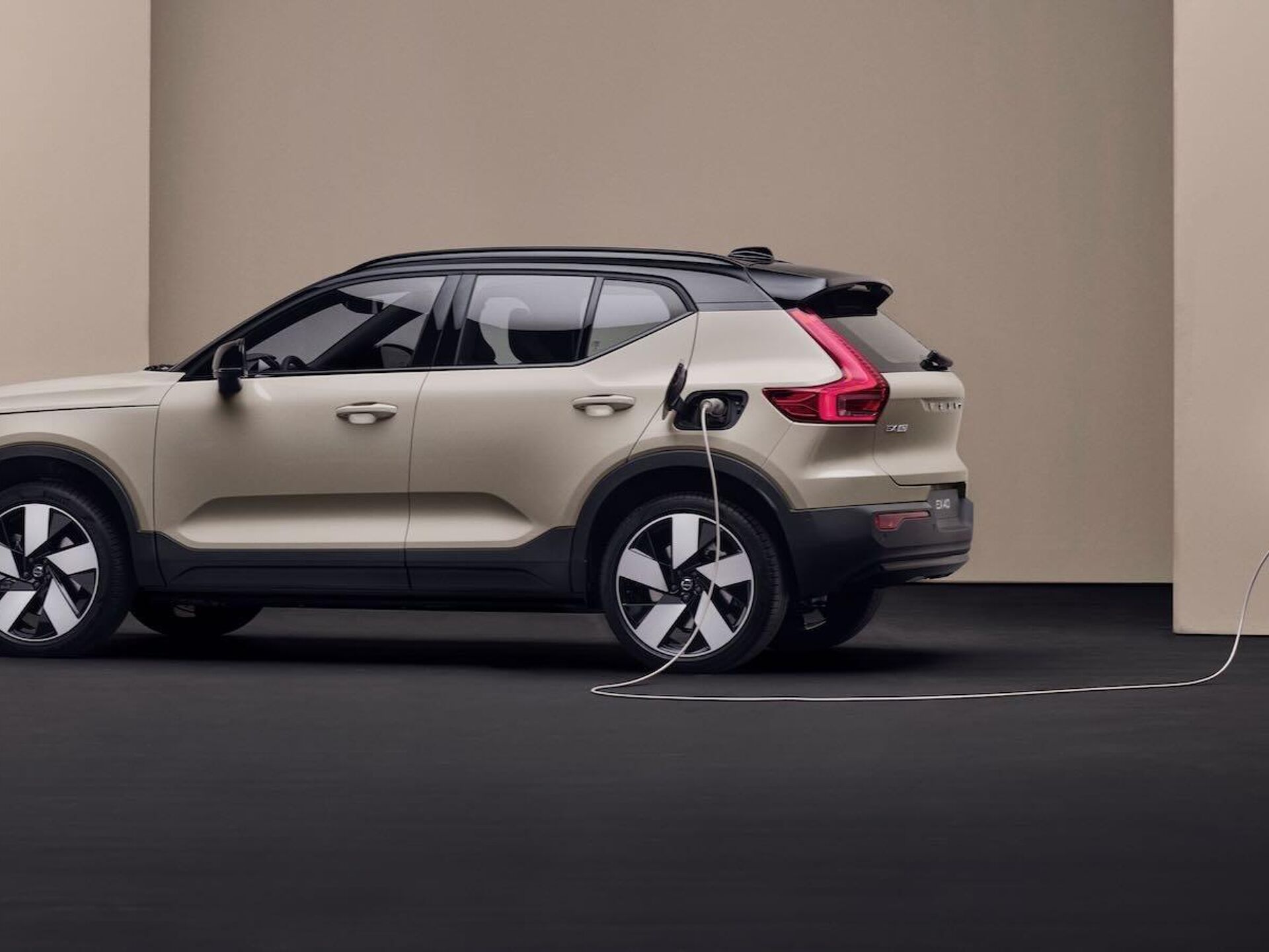 Imagen de VOLVO EX40 nuevo