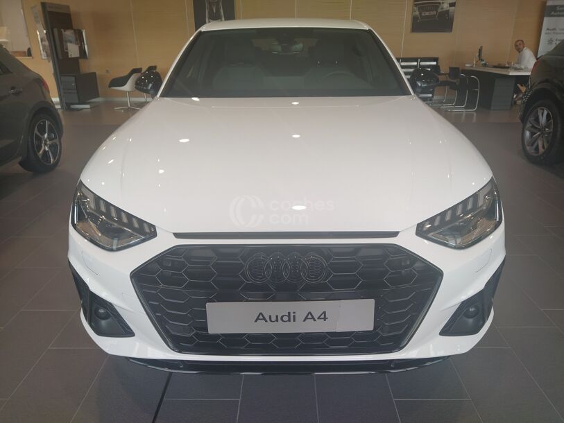 Foto del AUDI A4 30 TDI Black line S tronic 100kW