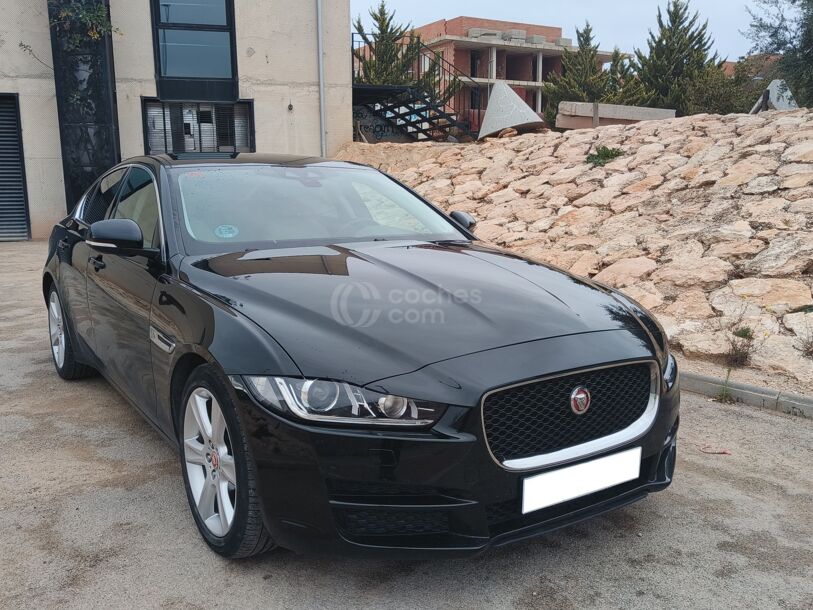 Foto del JAGUAR XE 2.0 Diesel Pure Aut. 180