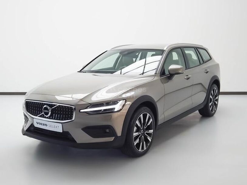 Foto del VOLVO V60 Cross Country B4 Core AWD Aut.