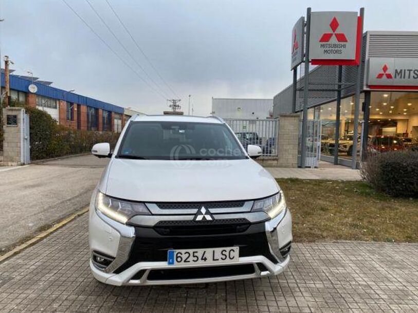 Foto del MITSUBISHI Outlander PHEV Kaiteki+ 4WD